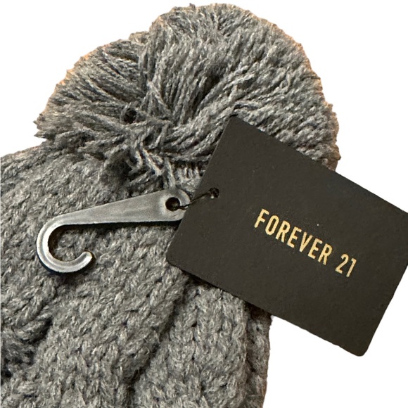 💚NWT Forever 21 knitted Toque - Picture 3 of 3